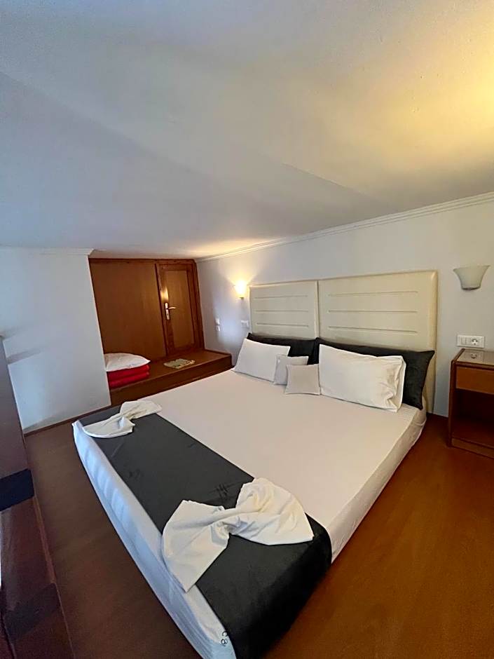 Vlycha Beach Apartments