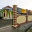 OYO 2371 Islami Family Residence