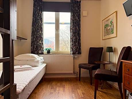 Triple Room with Shared Bathroom