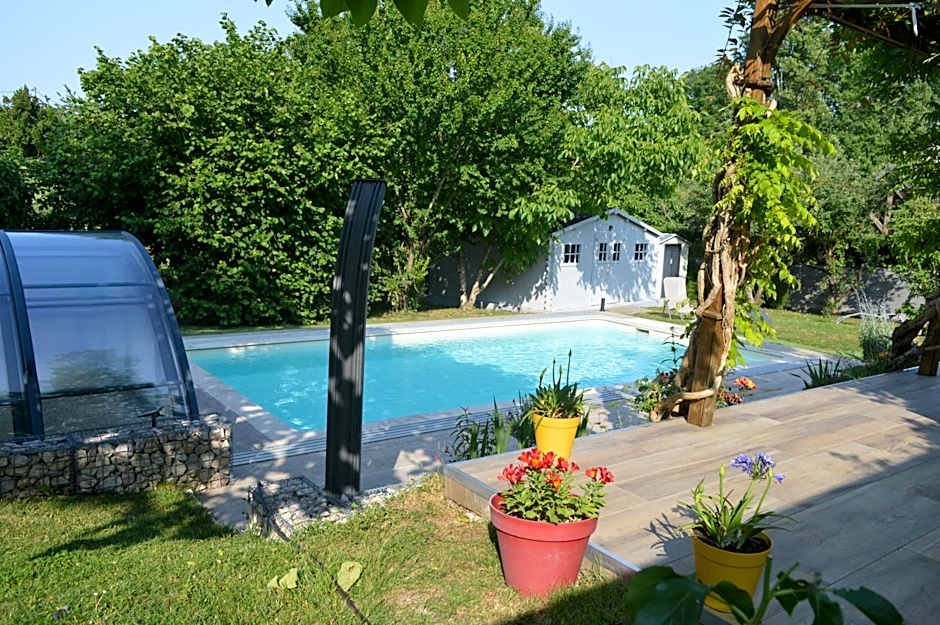 Au Coeur Du Bien Etre, chambre d'hôtes avec piscine chauffée et couverte, SPA, sauna, massages