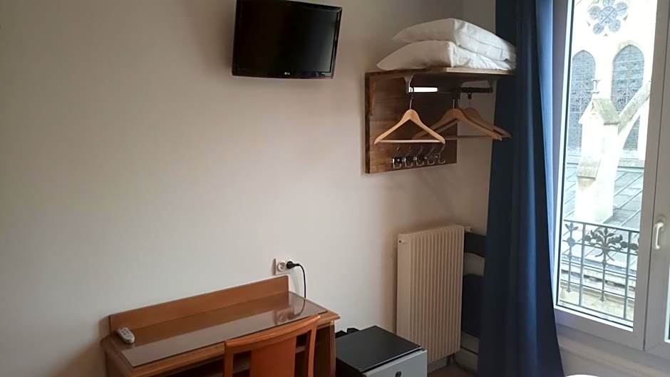 Hôtel De La Perdrix Rouge