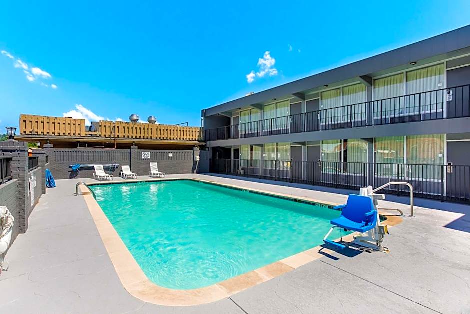 Econo Lodge Gallatin - Metro Nashville