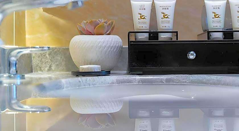 GreenTree Eastern Dali Railway Station Hotel