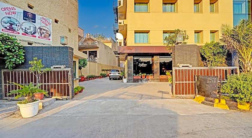 Super Townhouse OAK Hotel City Mark Gurgaon