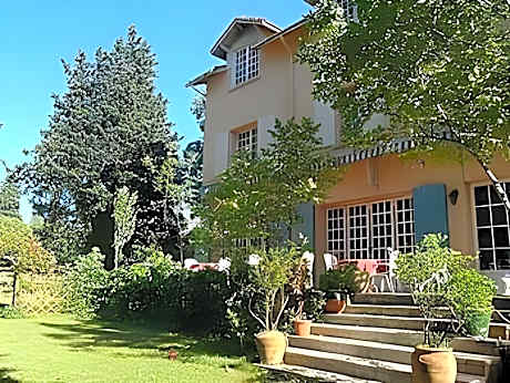 Logis Hotel Le Blason de Provence
