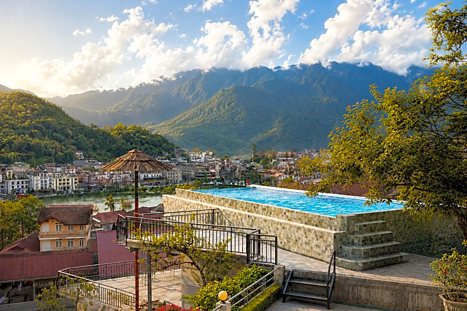 Sapa Village Hotel