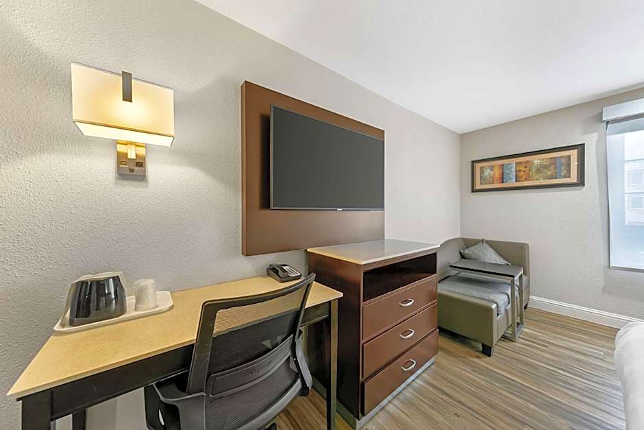Quality Inn & Suites