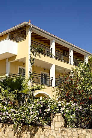 Searocco Studios & Apartments - Close to Alykes Center, by ZanteWize