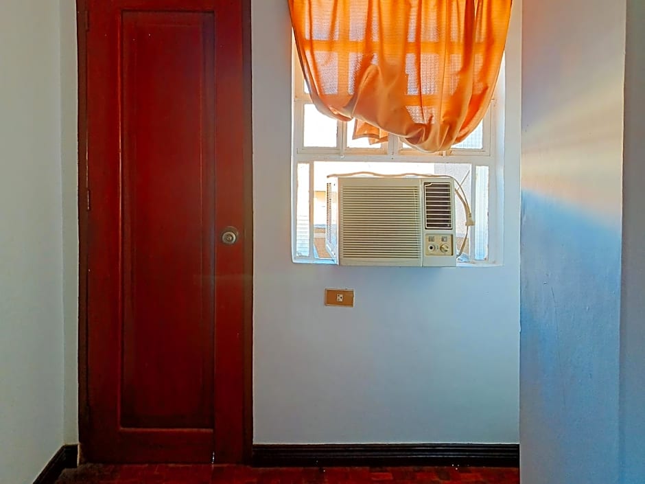 Hotel Elinas and Restaurant