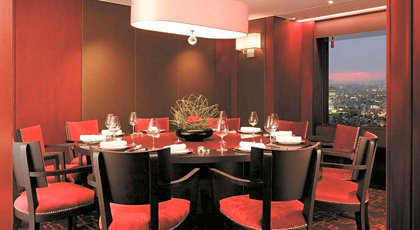 Shangri-la's Far Eastern Plaza Hotel, Taipei