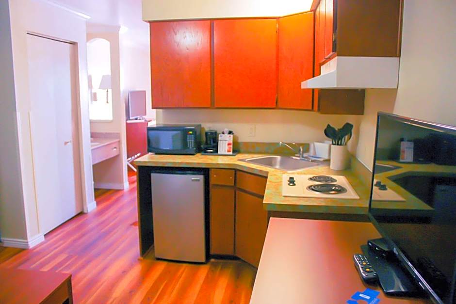 Rodeway Inn & Suites Lake Havasu City