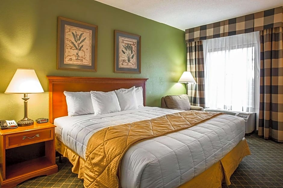 Clarion Inn & Suites Aiken
