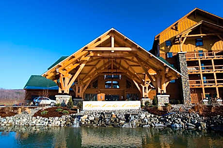 Hope Lake Lodge & Indoor Waterpark