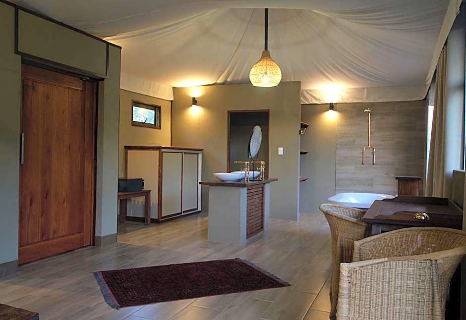 Inzalo Safari Lodge
