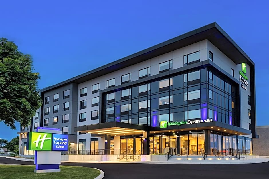 Holiday Inn Express And Suites St.Thomas. By IHG