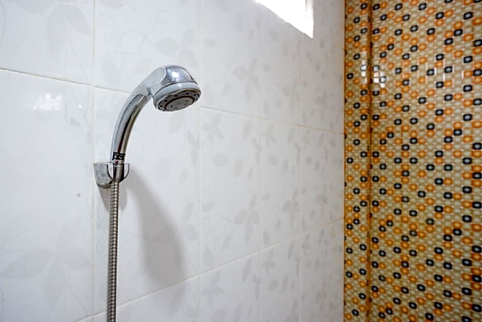 RedDoorz Syariah near Universitas Negeri Gorontalo 2