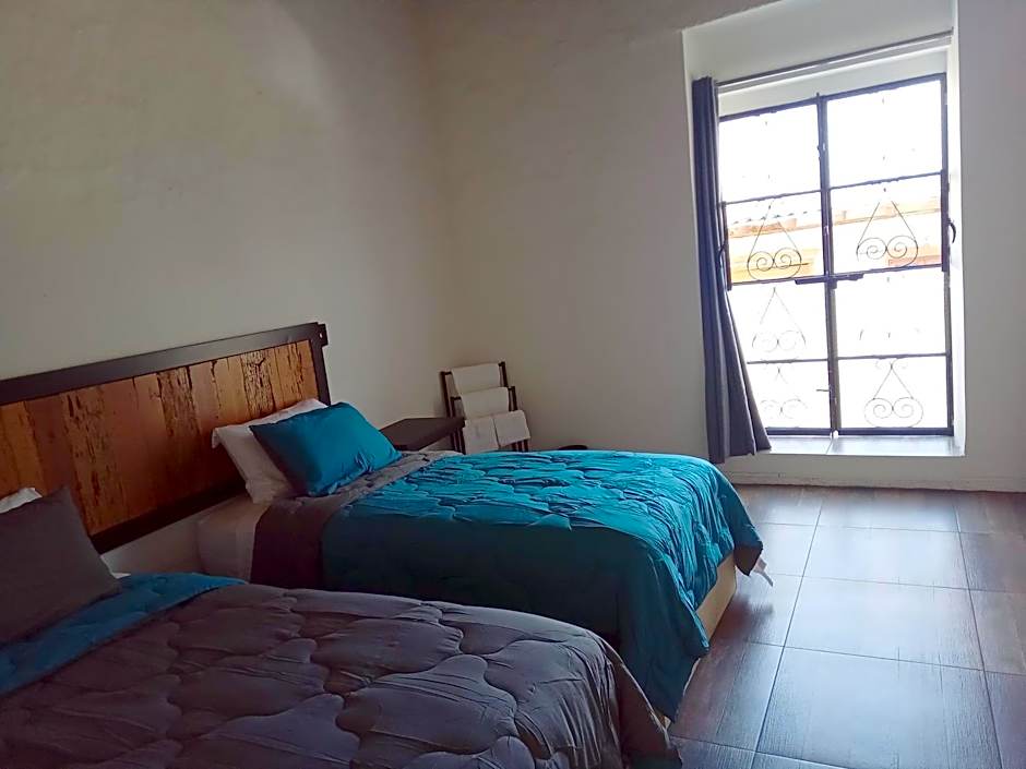 El Salto de Camela - Vera y Espín Hostal