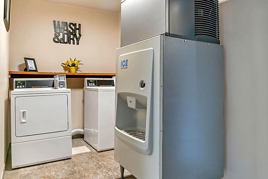 Quality Inn Saint Ignace I-75