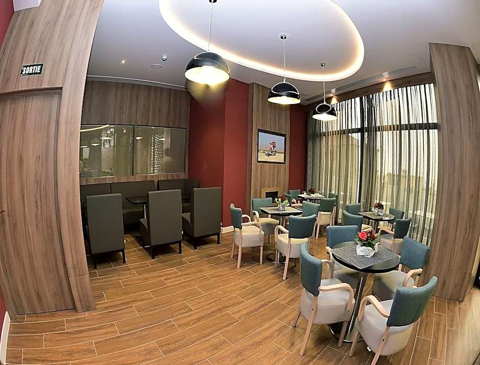 Lamaraz Hotels