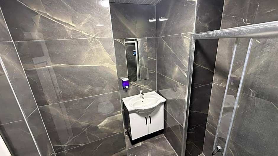 Grand Black Hotel