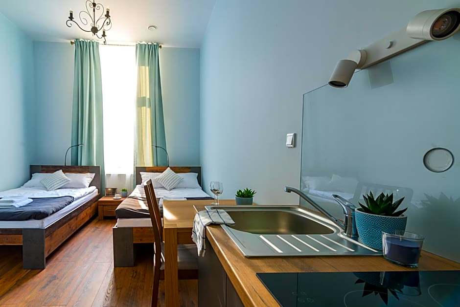 Oak Tree Old Town Apartments