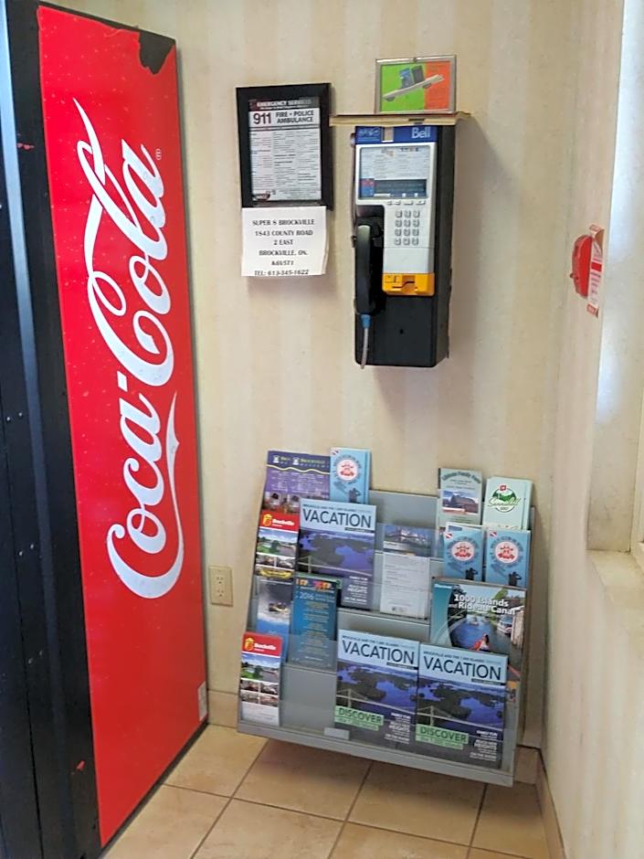 Super 8 by Wyndham Brockville