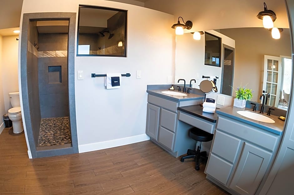 Royal Gorge Cabins
