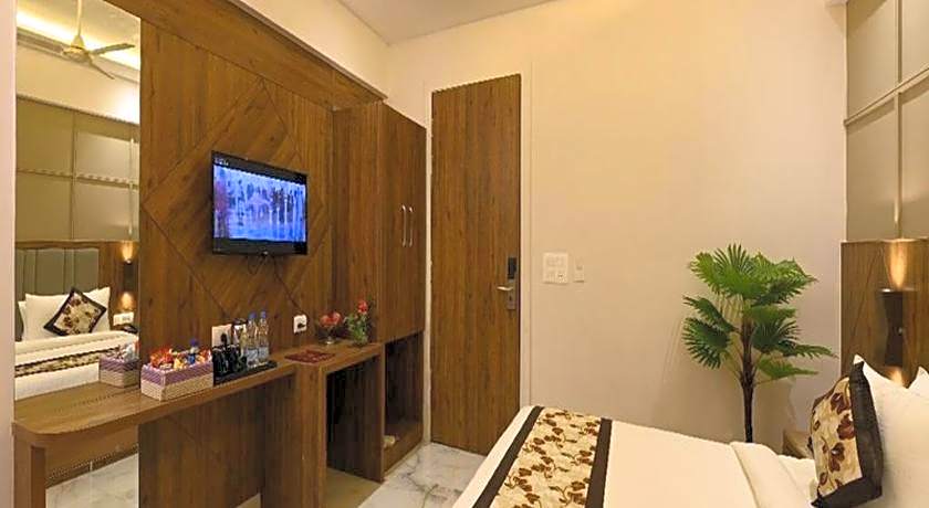 Hotel Avalon Palms Agra