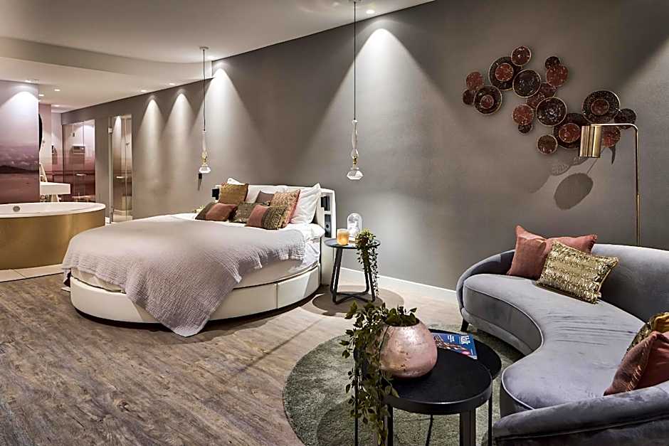 Photo 1 of 6 of Honeymoon Suite