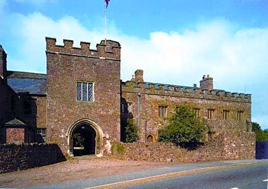 Tiverton Hotel Lounge & Venue