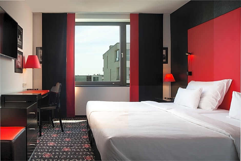 Photo 1 of 2 of Executive 1 Double Bed or 2 Beds