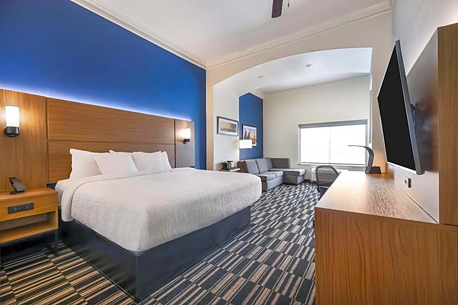 La Quinta Inn & Suites by Wyndham Alvin