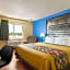 Super 8 by Wyndham Waco University Area