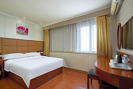 GTI - 1 Bed Guest Room, 1.5M Bed
