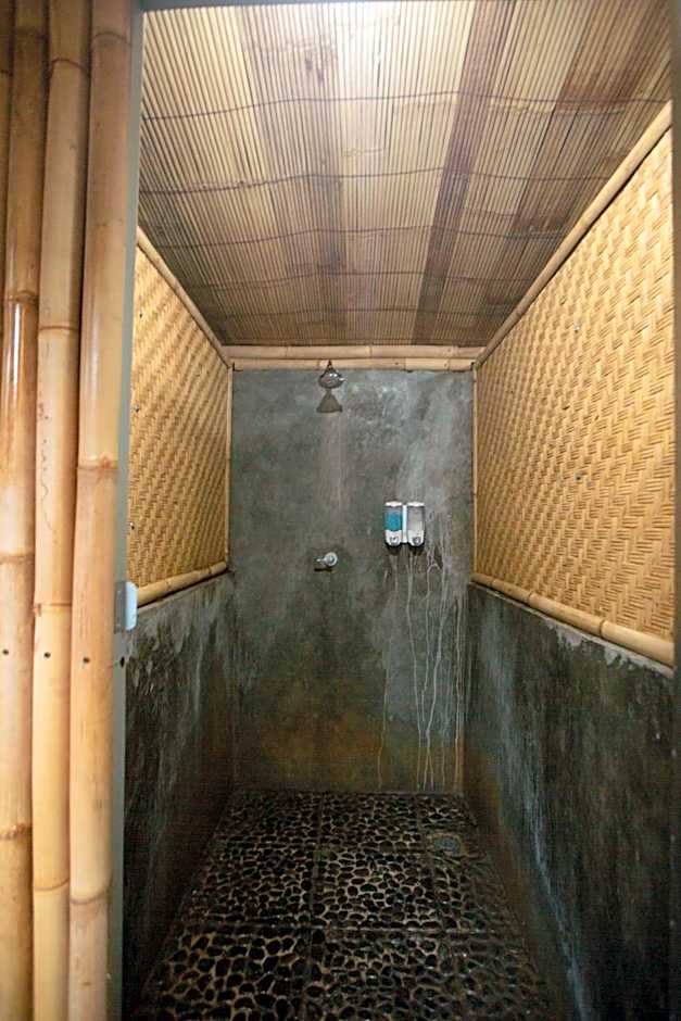 Salty Shakas Bamboo Stay Canggu