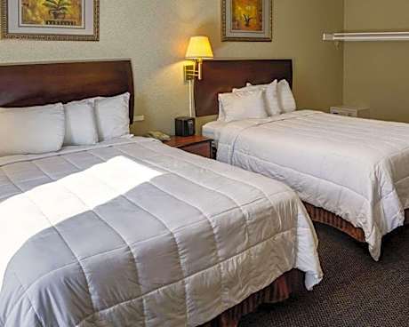 King Room with Two King Beds - Accessible/Non-Smoking