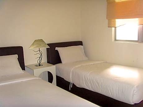 Deluxe Three-Bedroom Apartment