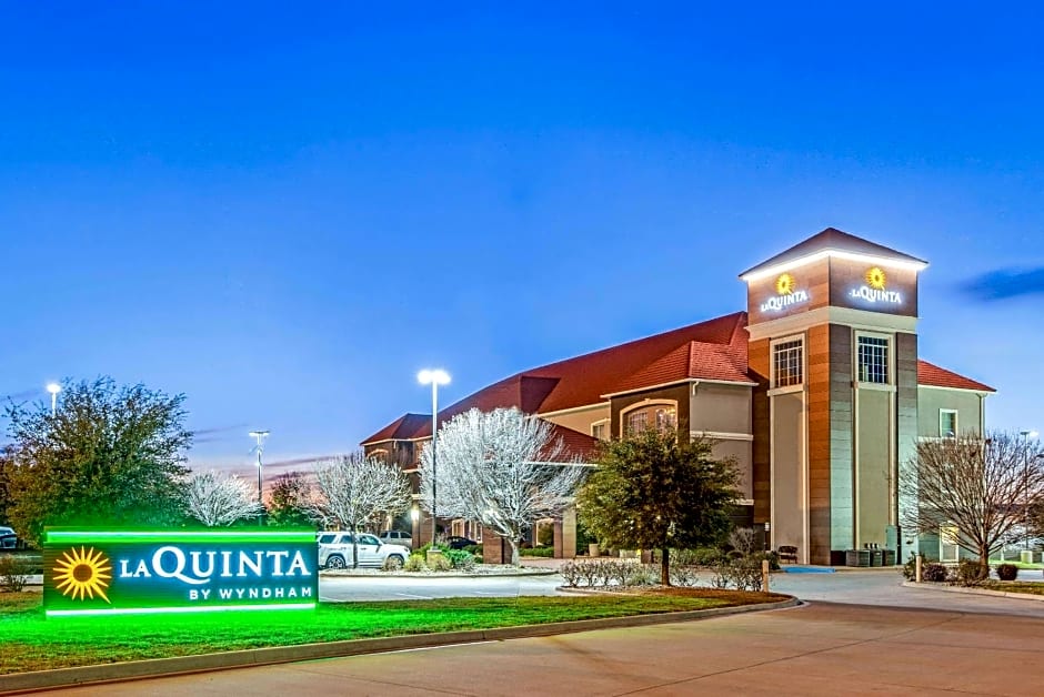 La Quinta Inn & Suites by Wyndham Eastland