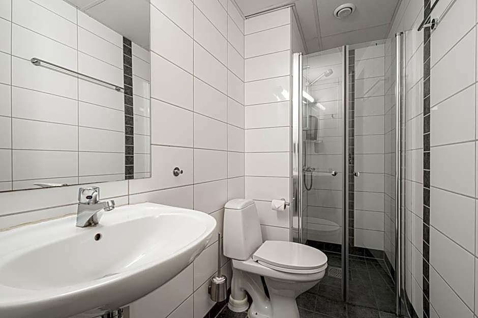 BREEZE Hotel Victoria - Self-Service