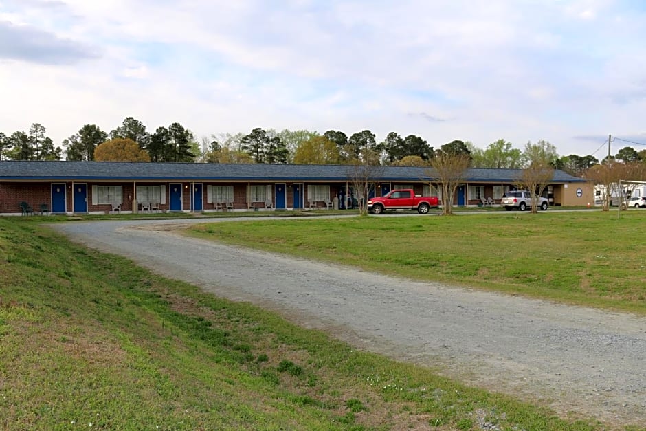 Four Oaks Lodging