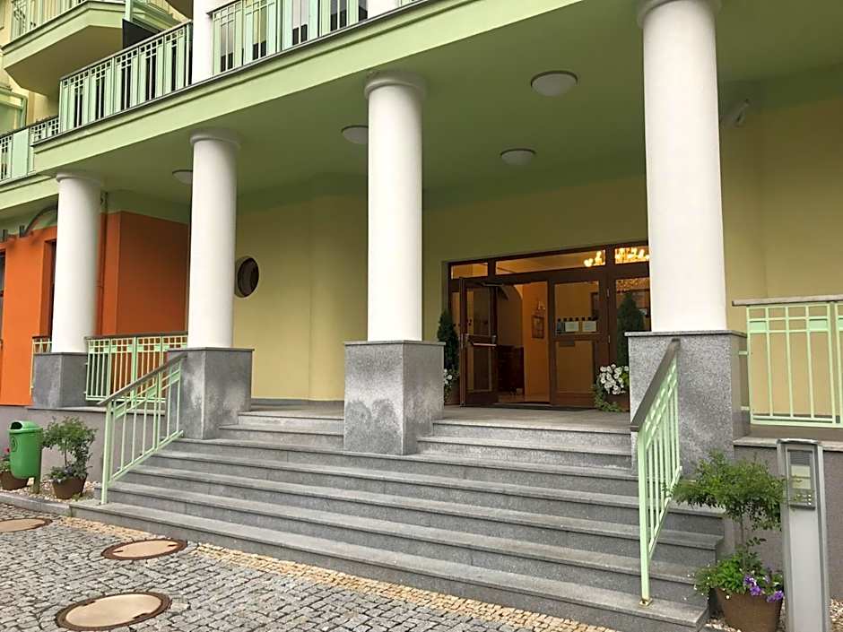 Slunecni Lazne Apartments