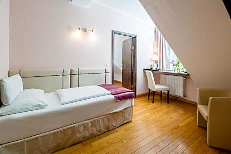 Two-Rooms Apartment with Kitchenette