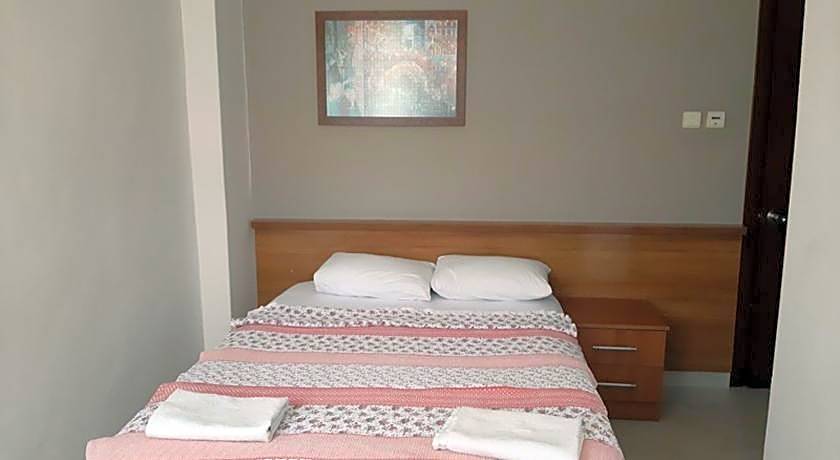 Everest Apart Hotel