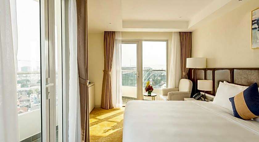 LA VELA Saigon Hotel