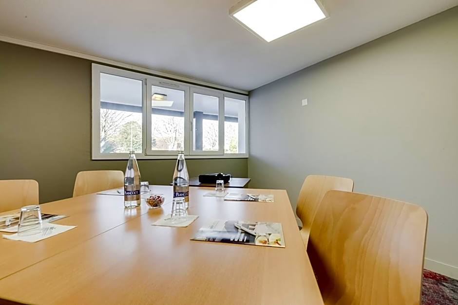 Brit Hotel Caen Nord - Mémorial