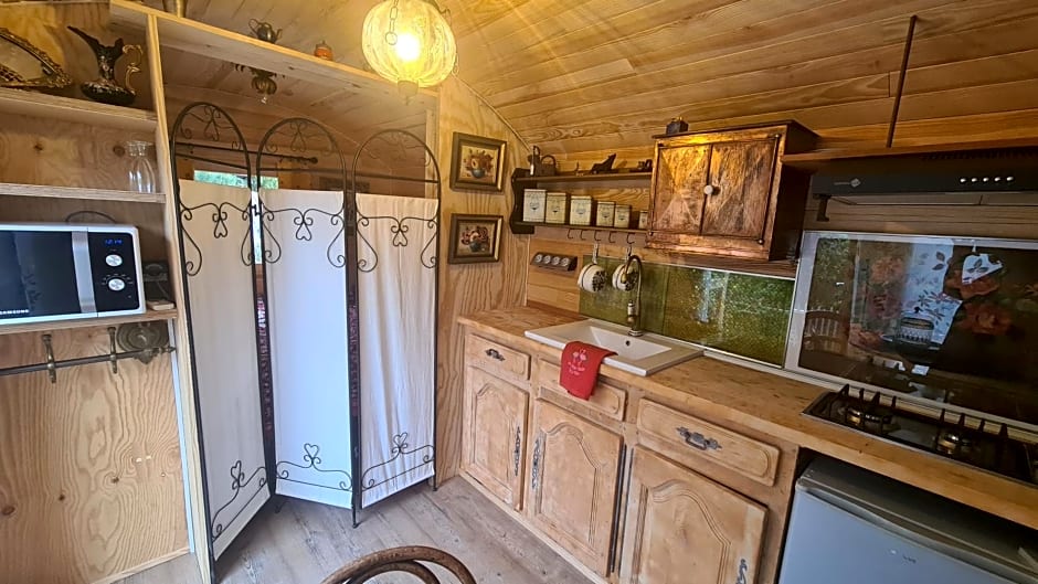 La roulotte au coeur du maquis