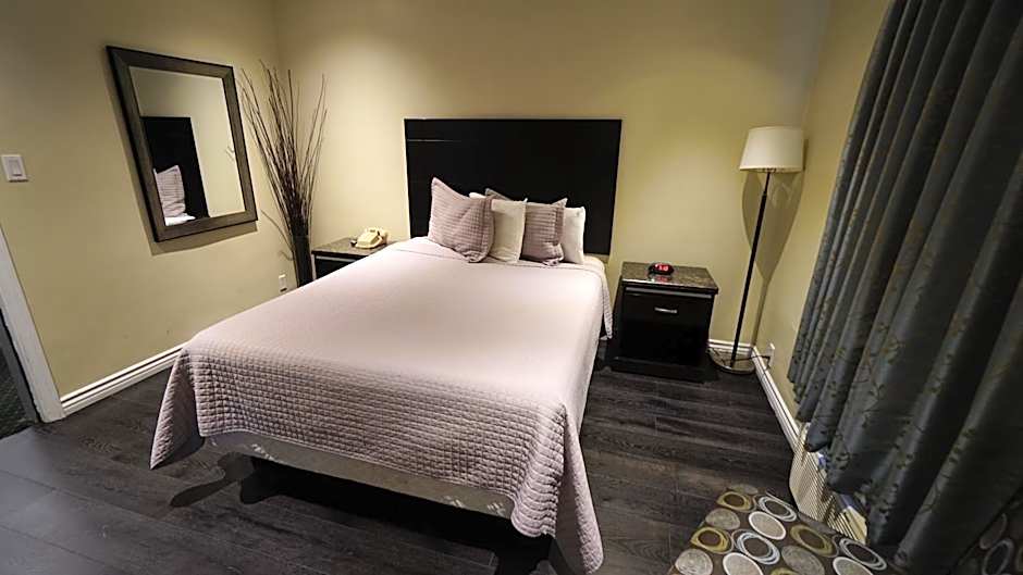 Trylon Hotel - Hollywood