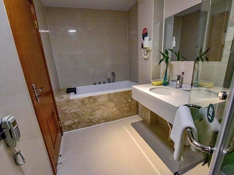 GreenTree Inn Huanggang Qichun County Ouyada Square Express Hotel