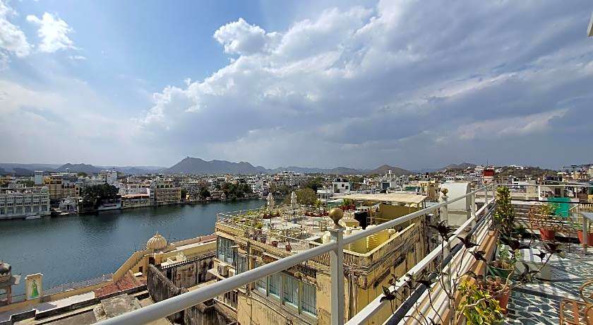 Mewar Haveli A Traditional Hotel