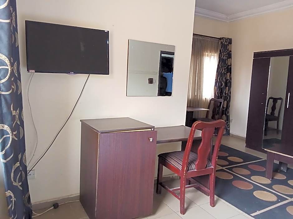 Dreamland Suites